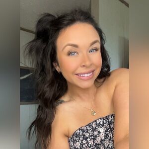 Meet your Posher, Skyila